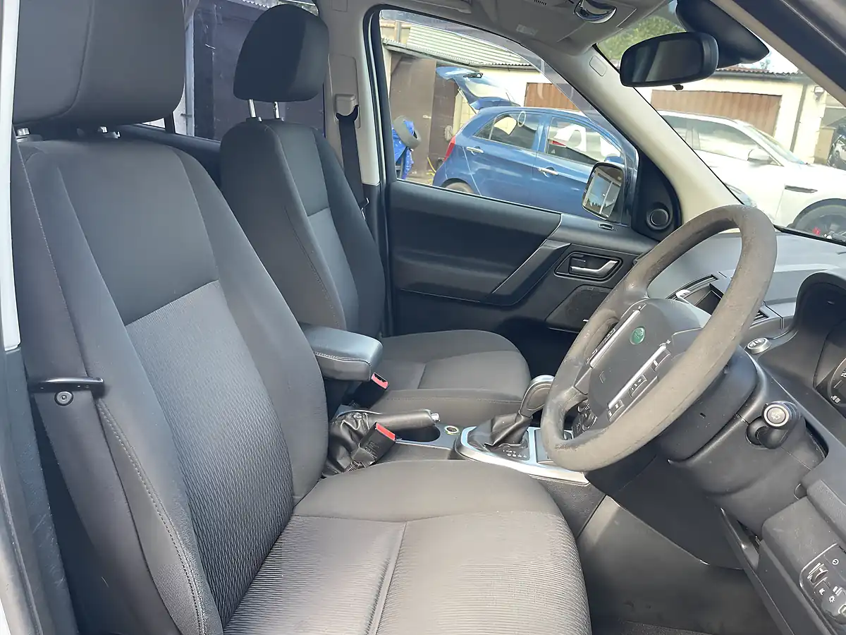 Used 2011 Land Rover Freelander 2 Gs Silver - Interior and Exterior details 10