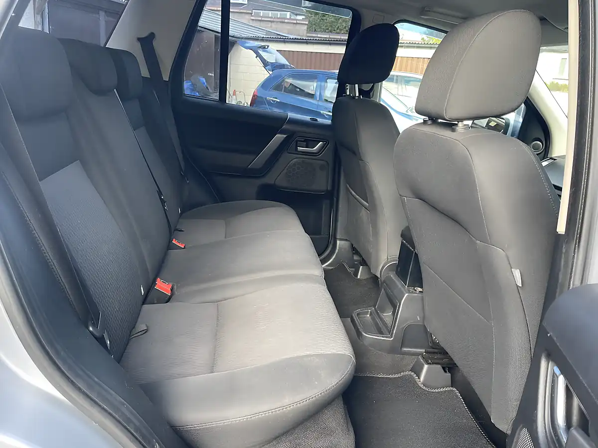 Used 2011 Land Rover Freelander 2 Gs Silver - Interior and Exterior details 12