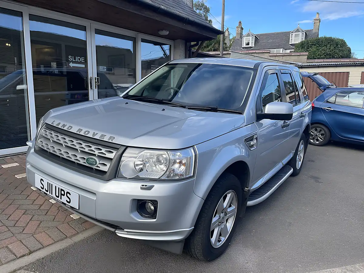 Used 2011 Land Rover Freelander 2 Gs Silver - Interior and Exterior details 2