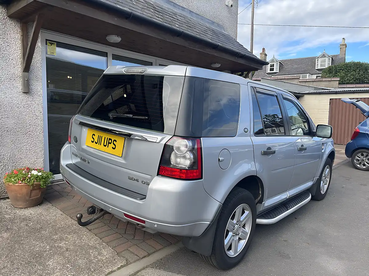 Used 2011 Land Rover Freelander 2 Gs Silver - Interior and Exterior details 7