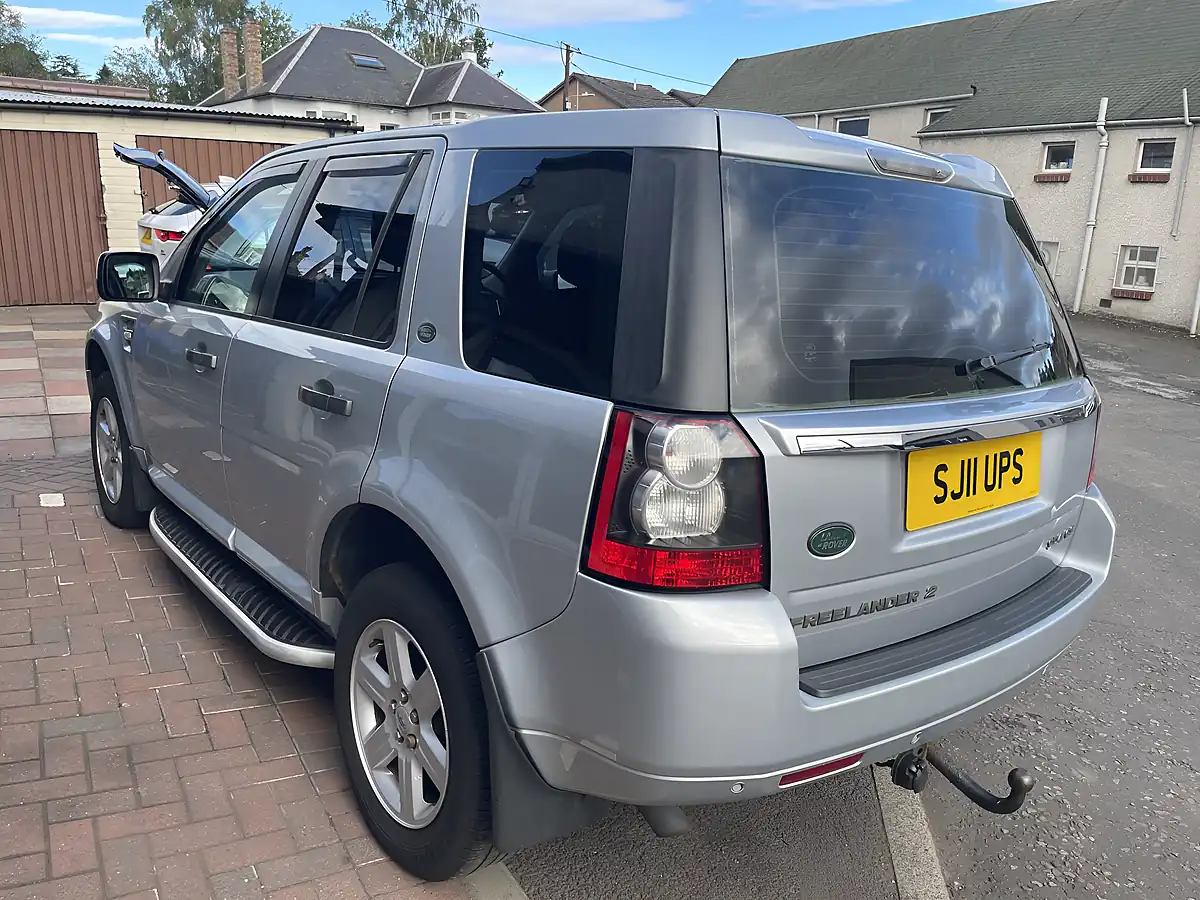 Used 2011 Land Rover Freelander 2 Gs Silver - Interior and Exterior details 8
