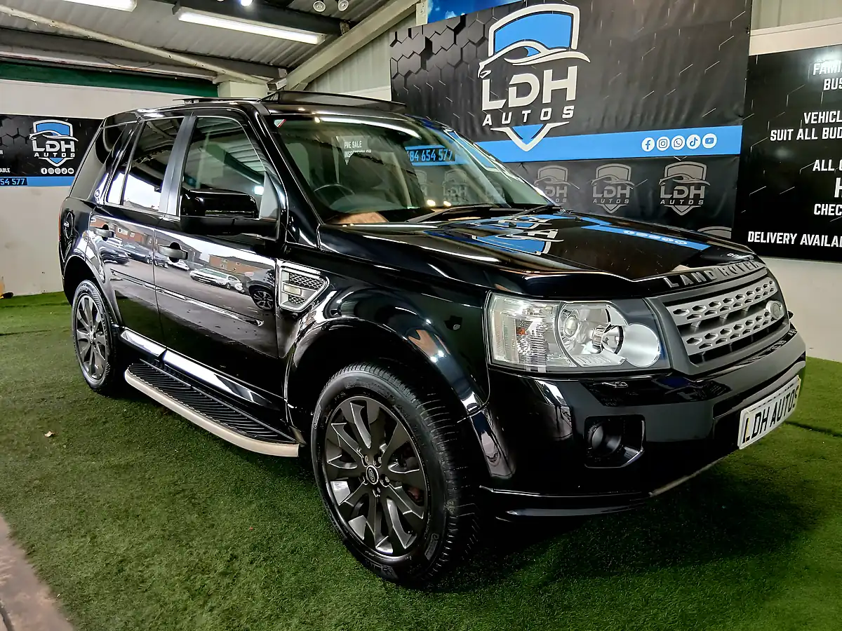 Used 2011 Land Rover Freelander 2 Hse Black - Front View