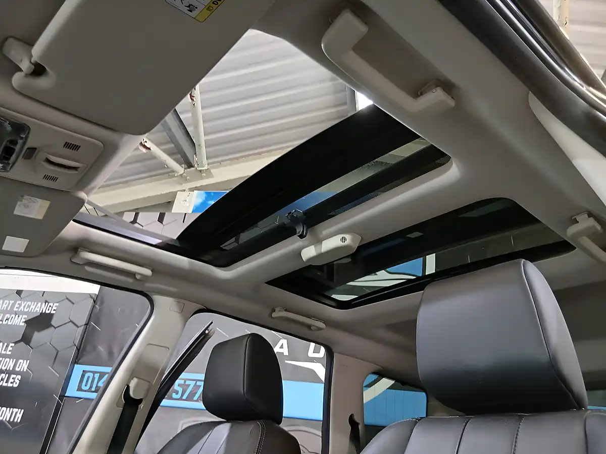 Used 2011 Land Rover Freelander 2 Hse Black - Interior and Exterior details 11