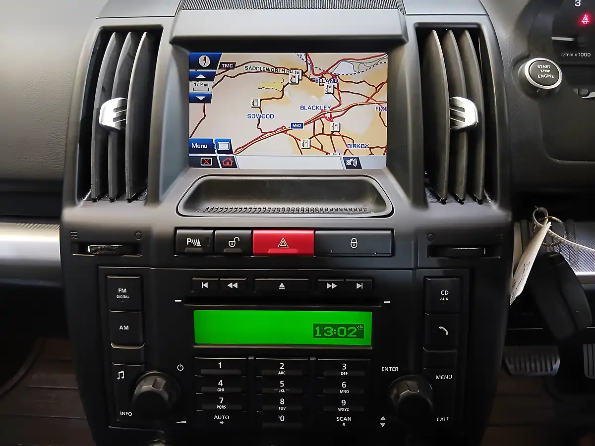 Used 2011 Land Rover Freelander 2 Hse Black - Interior and Exterior details 13