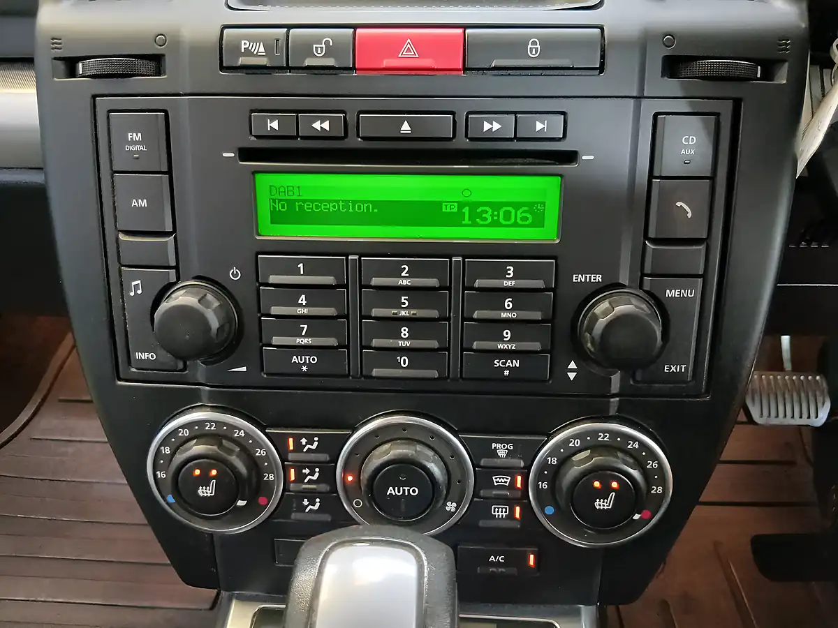 Used 2011 Land Rover Freelander 2 Hse Black - Interior and Exterior details 14