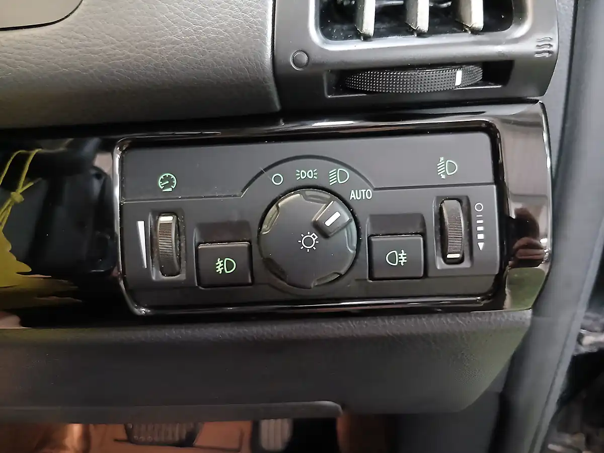 Used 2011 Land Rover Freelander 2 Hse Black - Interior and Exterior details 16