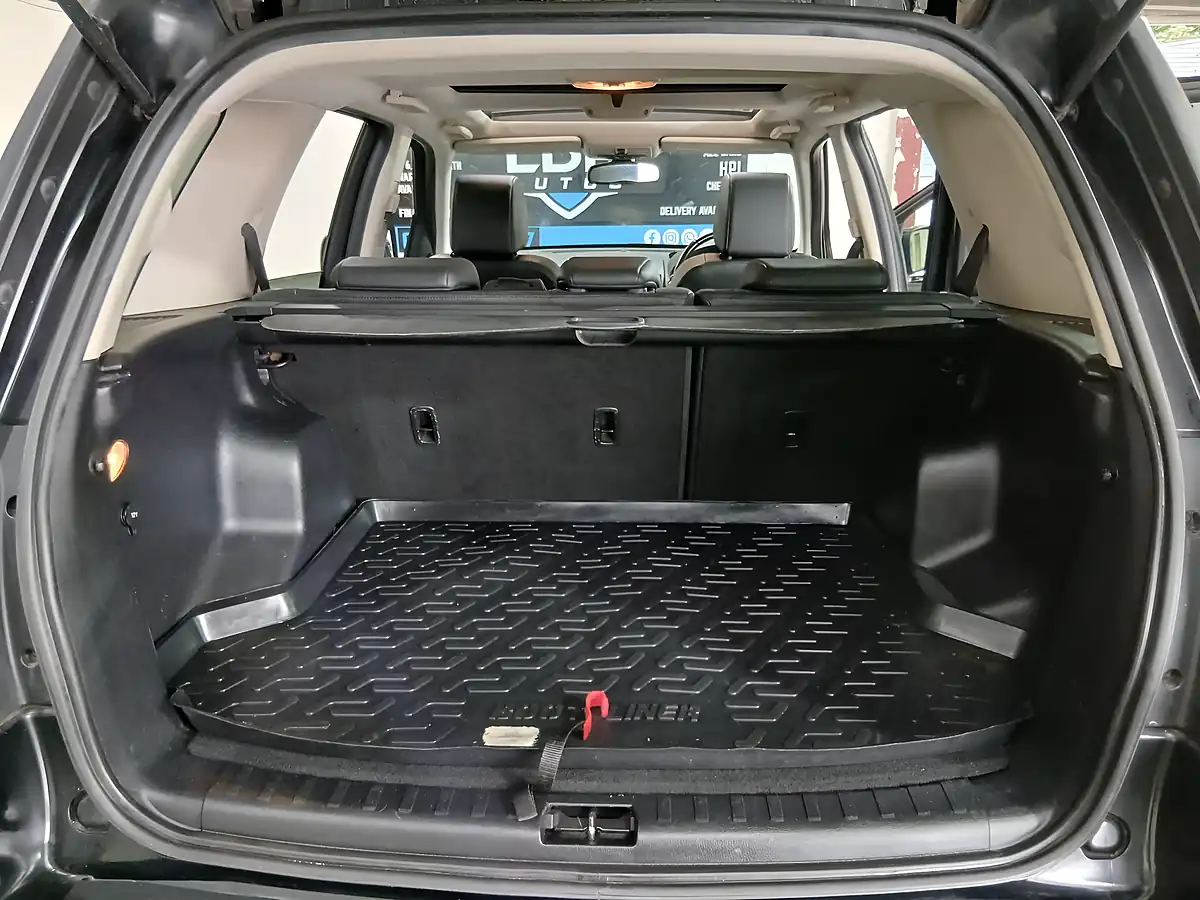 Used 2011 Land Rover Freelander 2 Hse Black - Interior and Exterior details 20