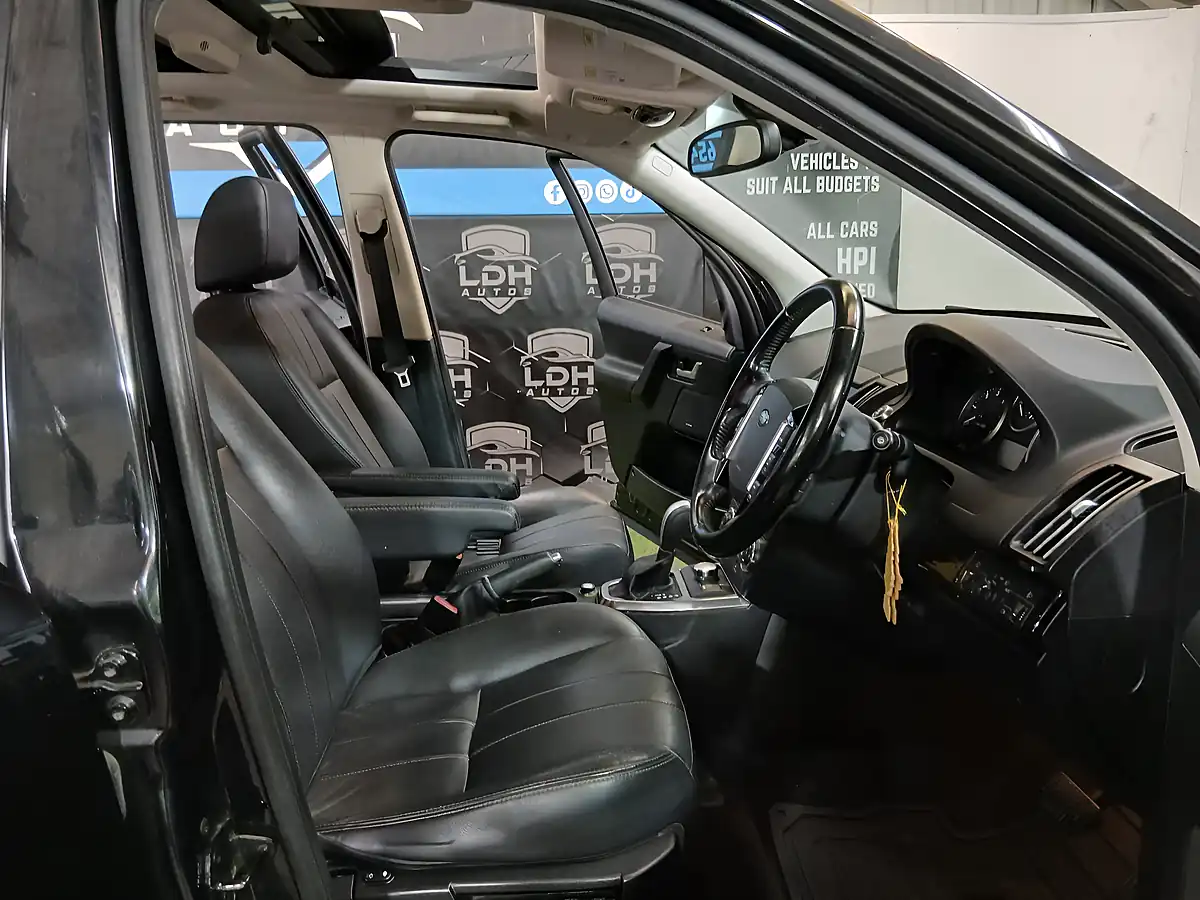 Used 2011 Land Rover Freelander 2 Hse Black - Interior and Exterior details 9