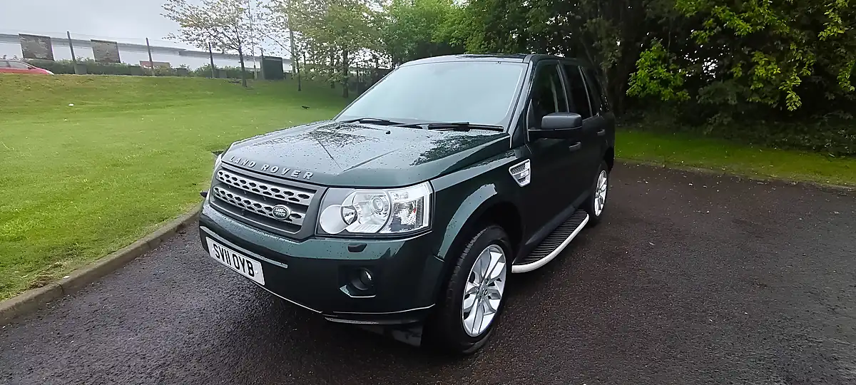 Used 2011 Land Rover Freelander 2 Hse Green - Front View