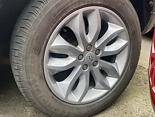 Used 2011 Land Rover Freelander 2 Hse Silver - Interior and Exterior details 13