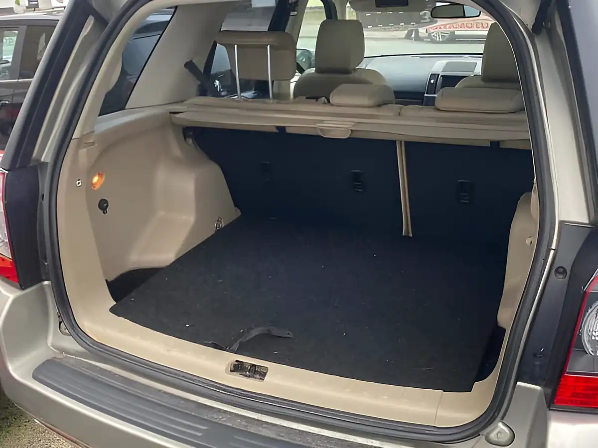 Used 2011 Land Rover Freelander 2 Hse Silver - Interior and Exterior details 19