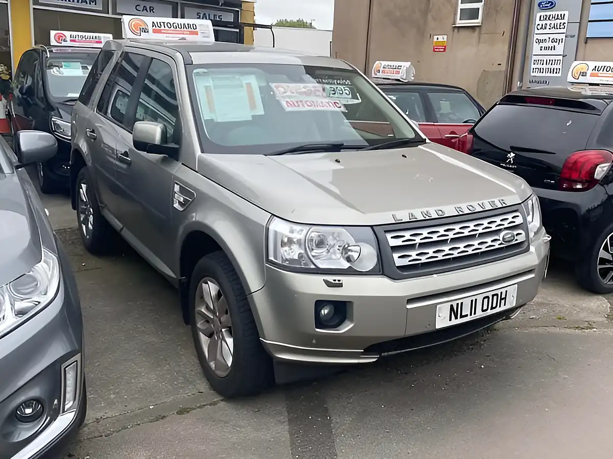 Used 2011 Land Rover Freelander 2 Hse Silver - Interior and Exterior details 4