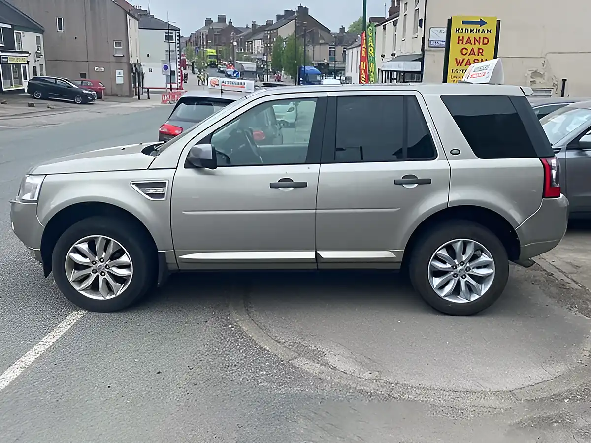Used 2011 Land Rover Freelander 2 Hse Silver - Interior and Exterior details 7