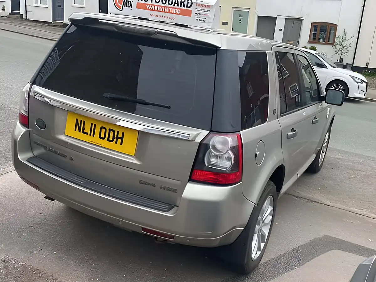Used 2011 Land Rover Freelander 2 Hse Silver - Interior and Exterior details 9