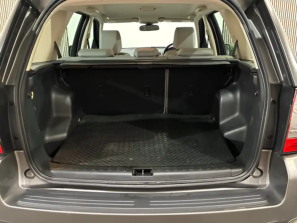 Used 2011 Land Rover Freelander 2 Xs Commandshift Grey - Interior and Exterior details 17