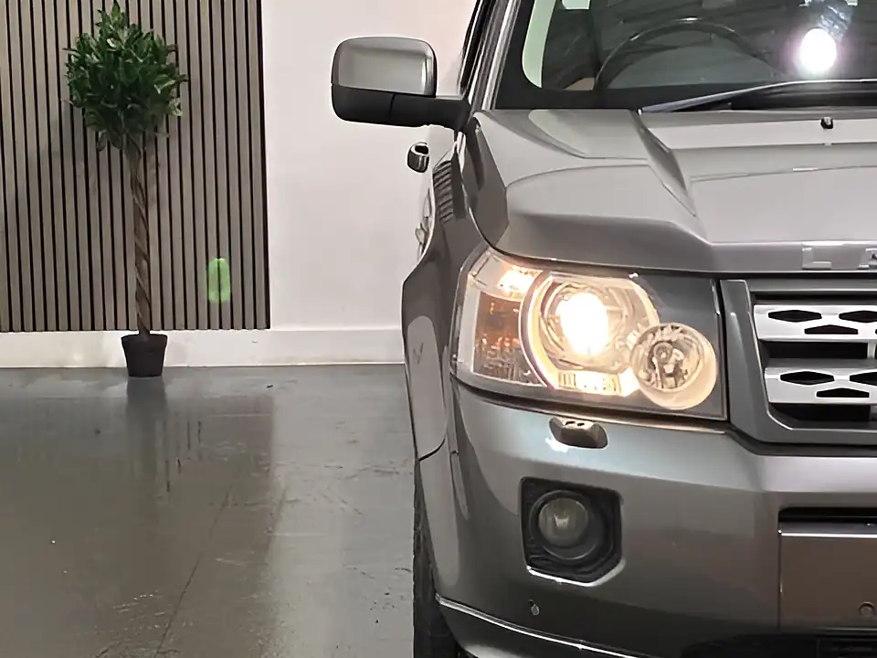 Used 2011 Land Rover Freelander 2 Xs Commandshift Grey - Interior and Exterior details 18