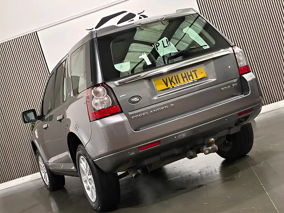Used 2011 Land Rover Freelander 2 Xs Commandshift Grey - Interior and Exterior details 7