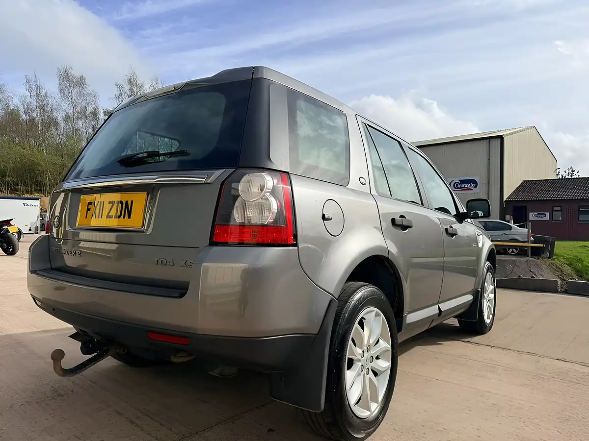 Used 2011 Land Rover Freelander 2 Xs Grey - Interior and Exterior details 9