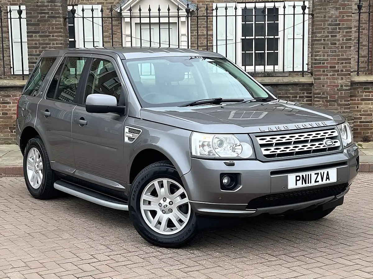 Used 2011 Land Rover Freelander 2 Xs Grey - Front View