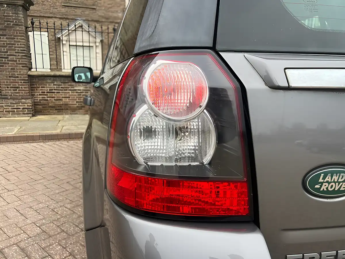 Used 2011 Land Rover Freelander 2 Xs Grey - Interior and Exterior details 17