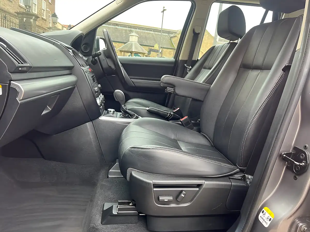Used 2011 Land Rover Freelander 2 Xs Grey - Interior and Exterior details 18