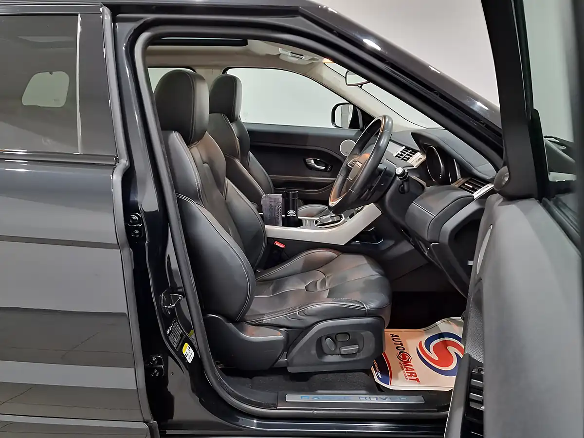 Used 2011 Land Rover Range Rover Evoque Dynamic Black - Interior and Exterior details 9