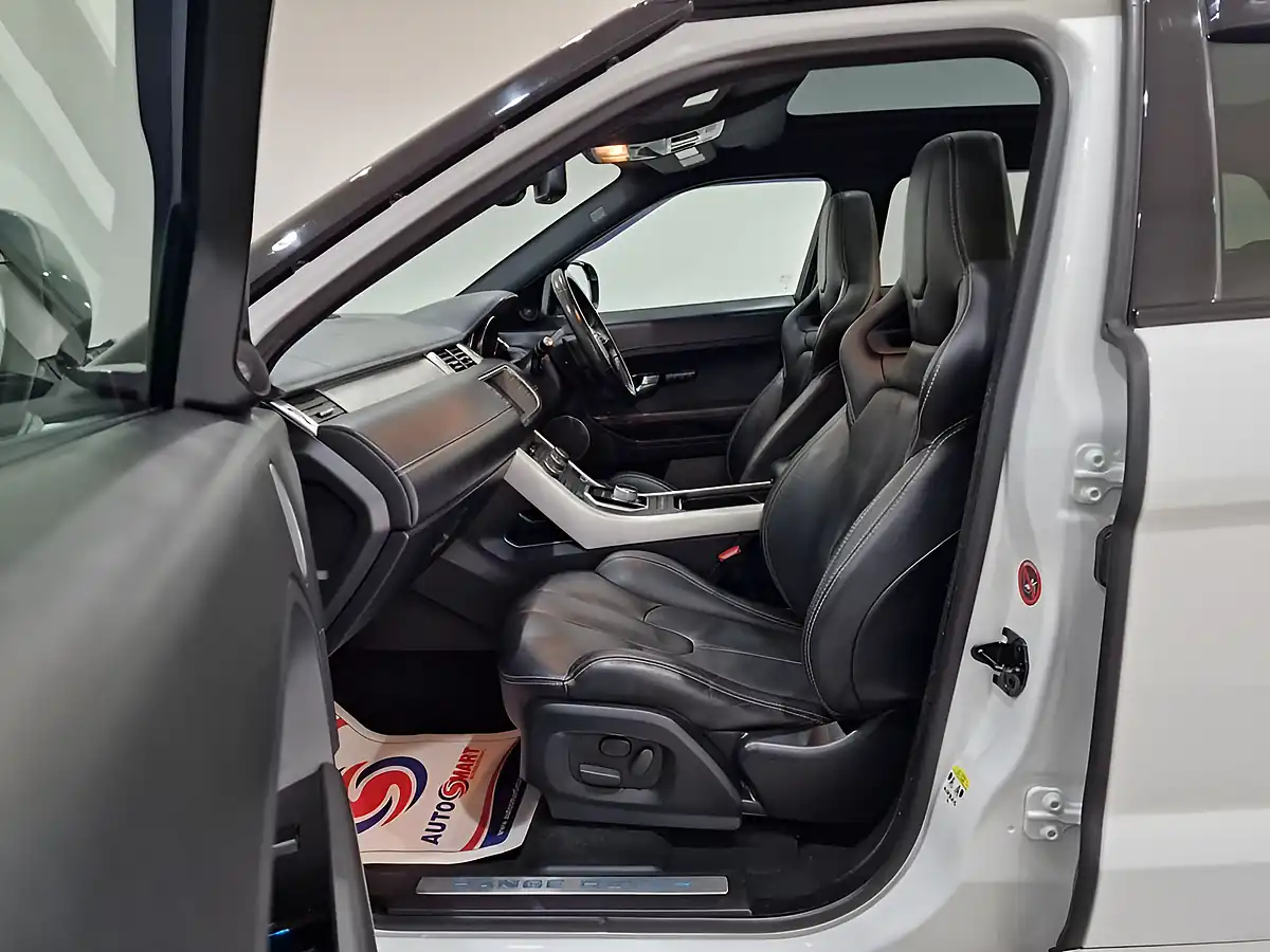 Used 2011 Land Rover Range Rover Evoque Dynamic Lux White - Interior and Exterior details 10