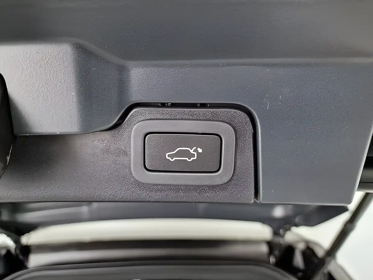 Used 2011 Land Rover Range Rover Evoque Dynamic Lux White - Interior and Exterior details 11