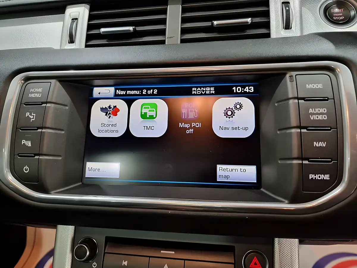 Used 2011 Land Rover Range Rover Evoque Dynamic Lux White - Interior and Exterior details 13