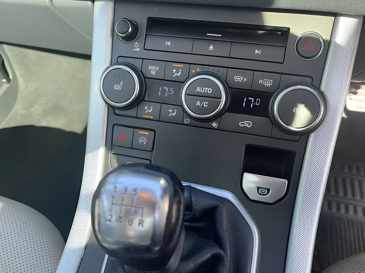 Used 2011 Land Rover Range Rover Evoque Dynamic Orkney Grey - Interior and Exterior details 10