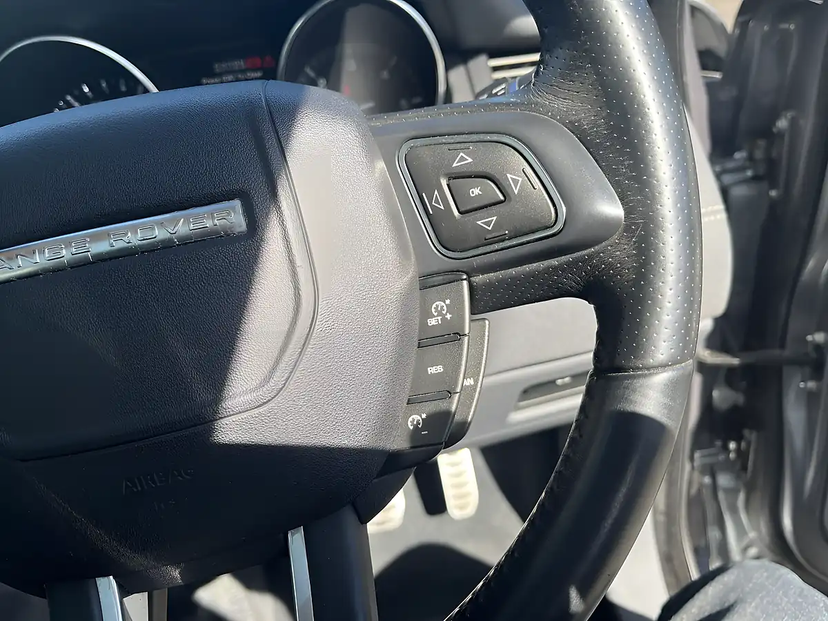 Used 2011 Land Rover Range Rover Evoque Dynamic Orkney Grey - Interior and Exterior details 17