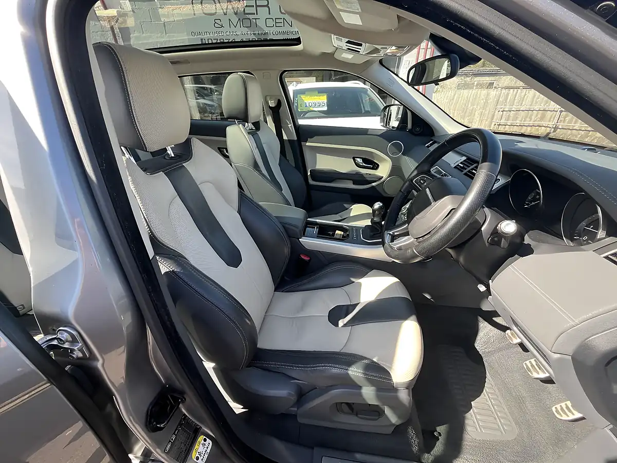 Used 2011 Land Rover Range Rover Evoque Dynamic Orkney Grey - Interior and Exterior details 3