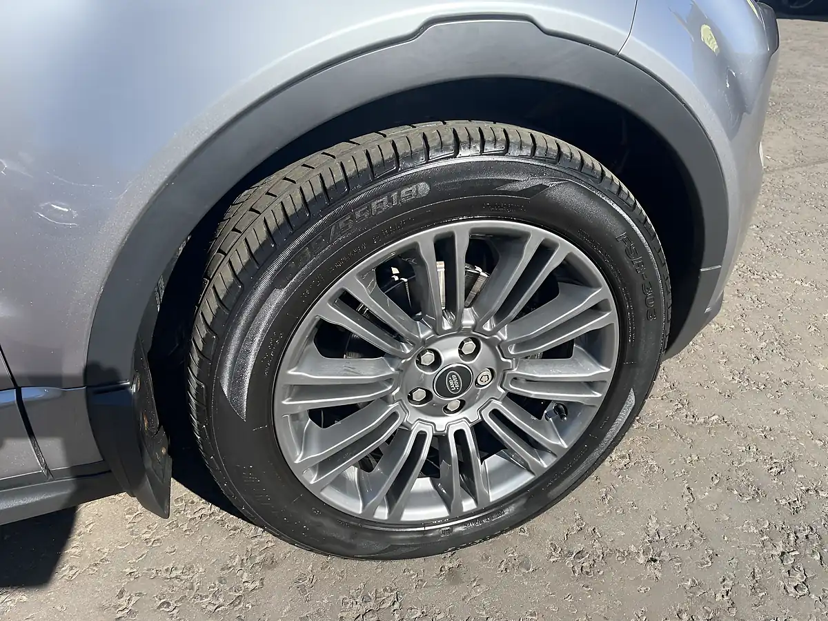 Used 2011 Land Rover Range Rover Evoque Dynamic Orkney Grey - Interior and Exterior details 5