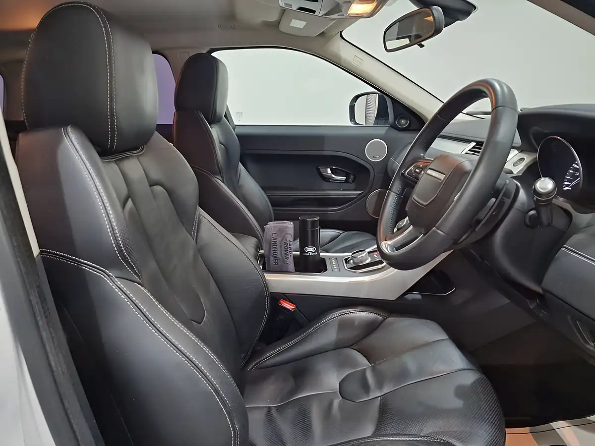 Used 2011 Land Rover Range Rover Evoque Dynamic White - Interior and Exterior details 10