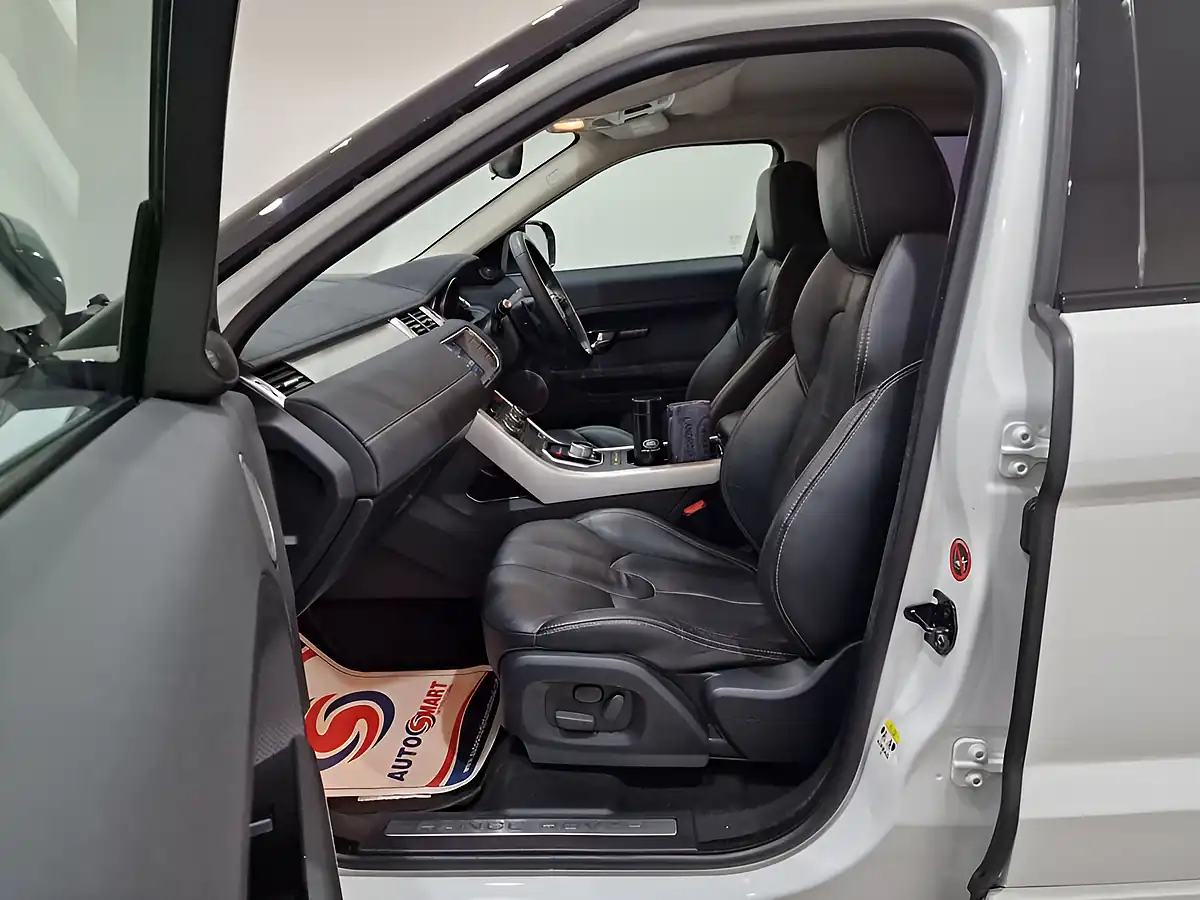 Used 2011 Land Rover Range Rover Evoque Dynamic White - Interior and Exterior details 17