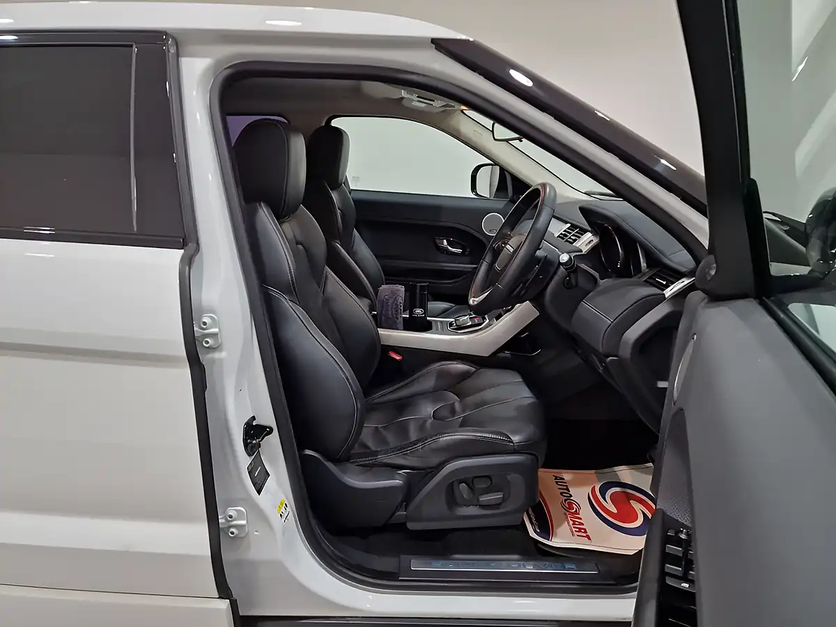 Used 2011 Land Rover Range Rover Evoque Dynamic White - Interior and Exterior details 9