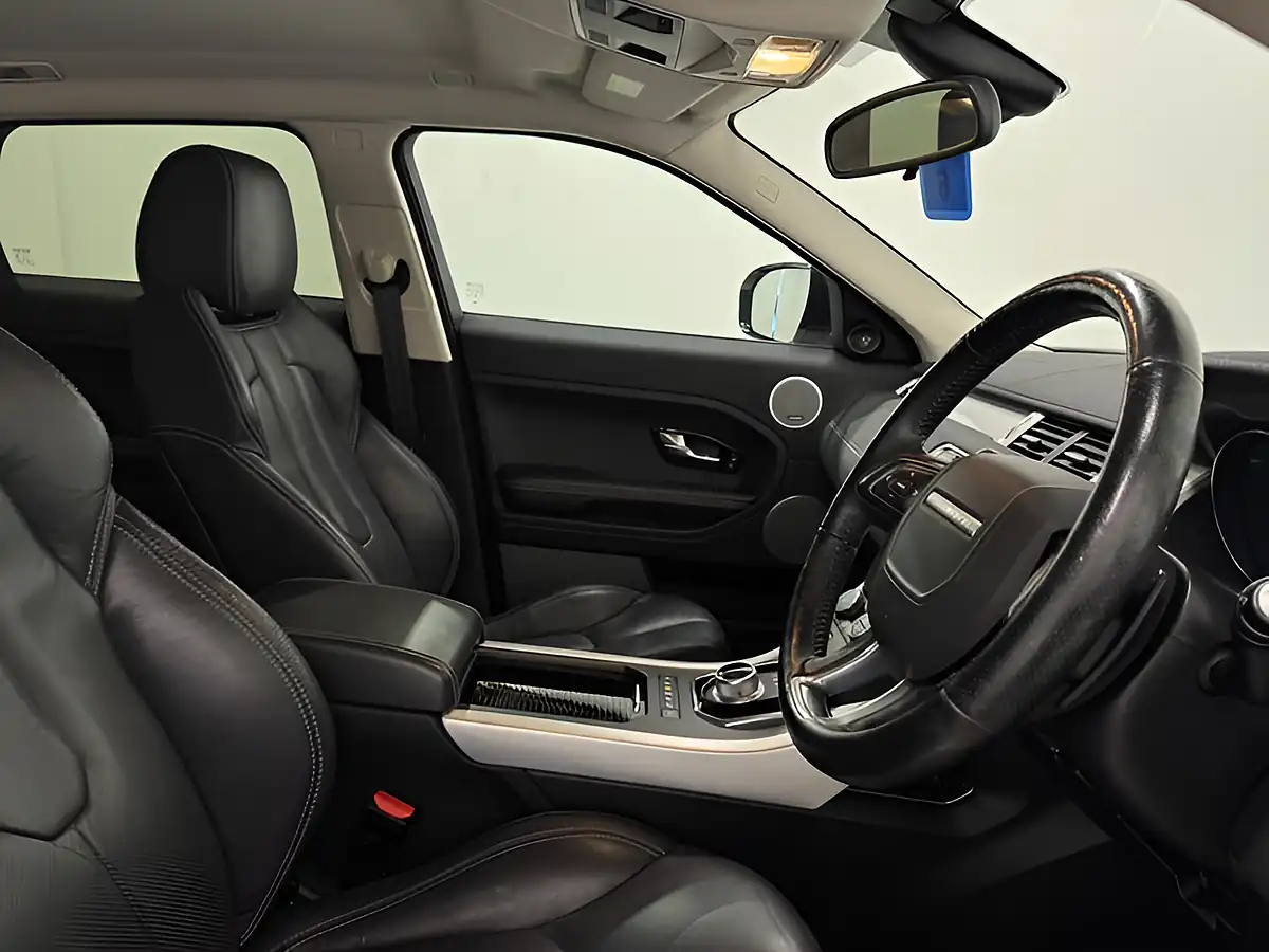 Used 2011 Land Rover Range Rover Evoque Dynamic White - Interior and Exterior details 10