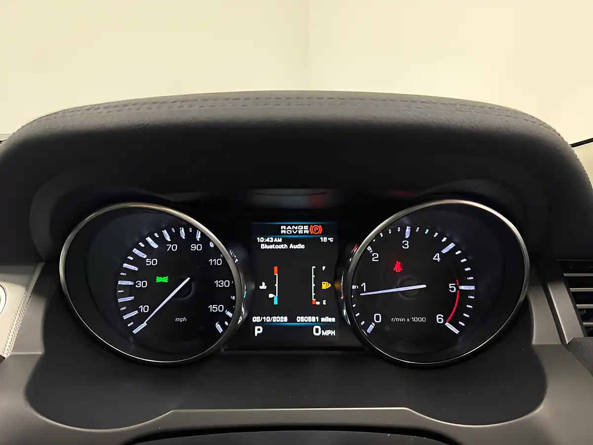 Used 2011 Land Rover Range Rover Evoque Dynamic White - Interior and Exterior details 13