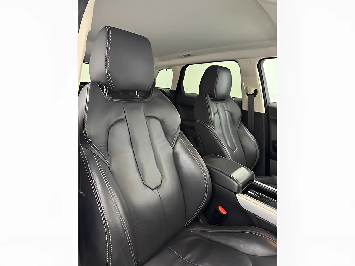 Used 2011 Land Rover Range Rover Evoque Dynamic White - Interior and Exterior details 9