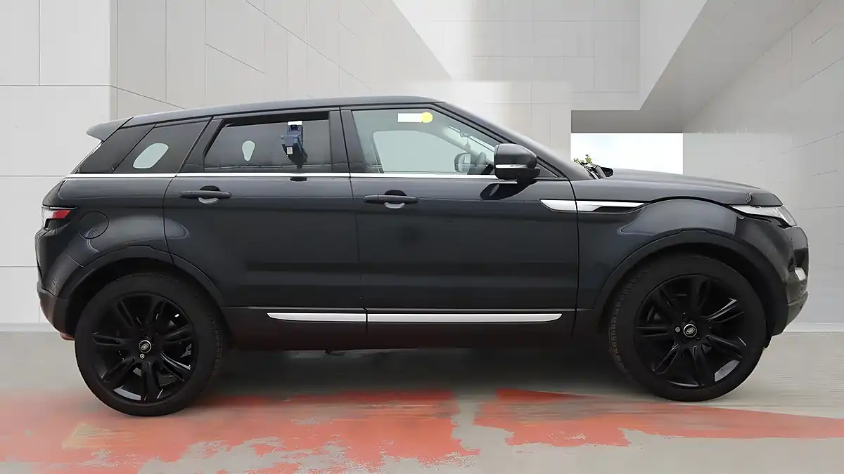 Used 2011 Land Rover Range Rover Evoque Prestige Black - Interior and Exterior details 5