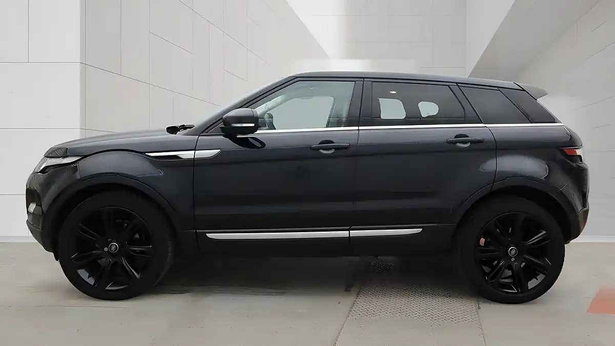 Used 2011 Land Rover Range Rover Evoque Prestige Black - Interior and Exterior details 6