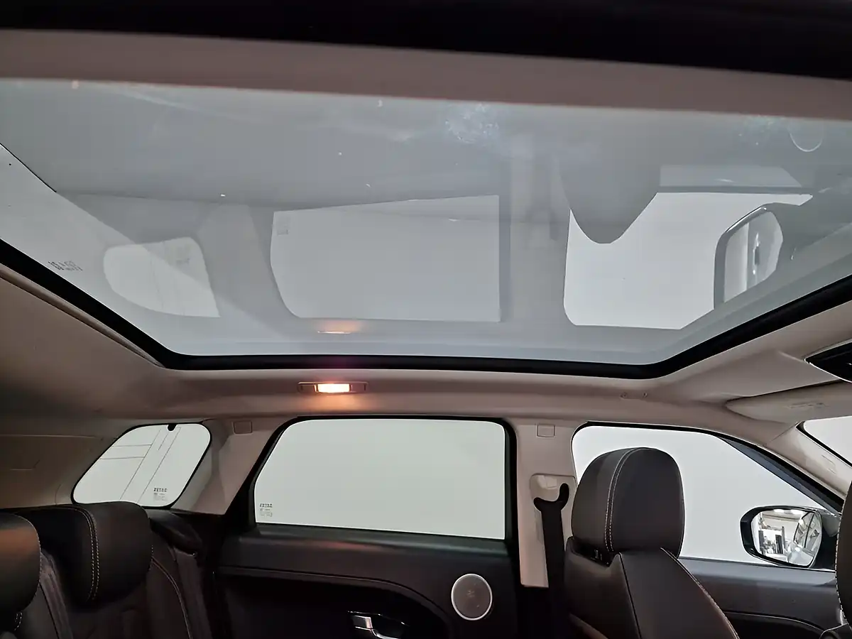 Used 2011 Land Rover Range Rover Evoque Prestige Silver - Interior and Exterior details 17
