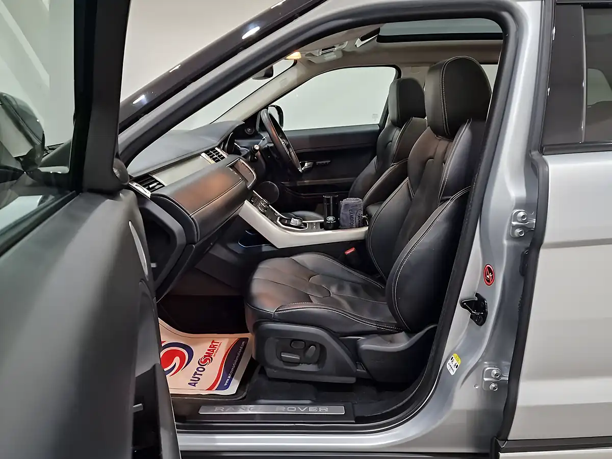 Used 2011 Land Rover Range Rover Evoque Prestige Silver - Interior and Exterior details 18