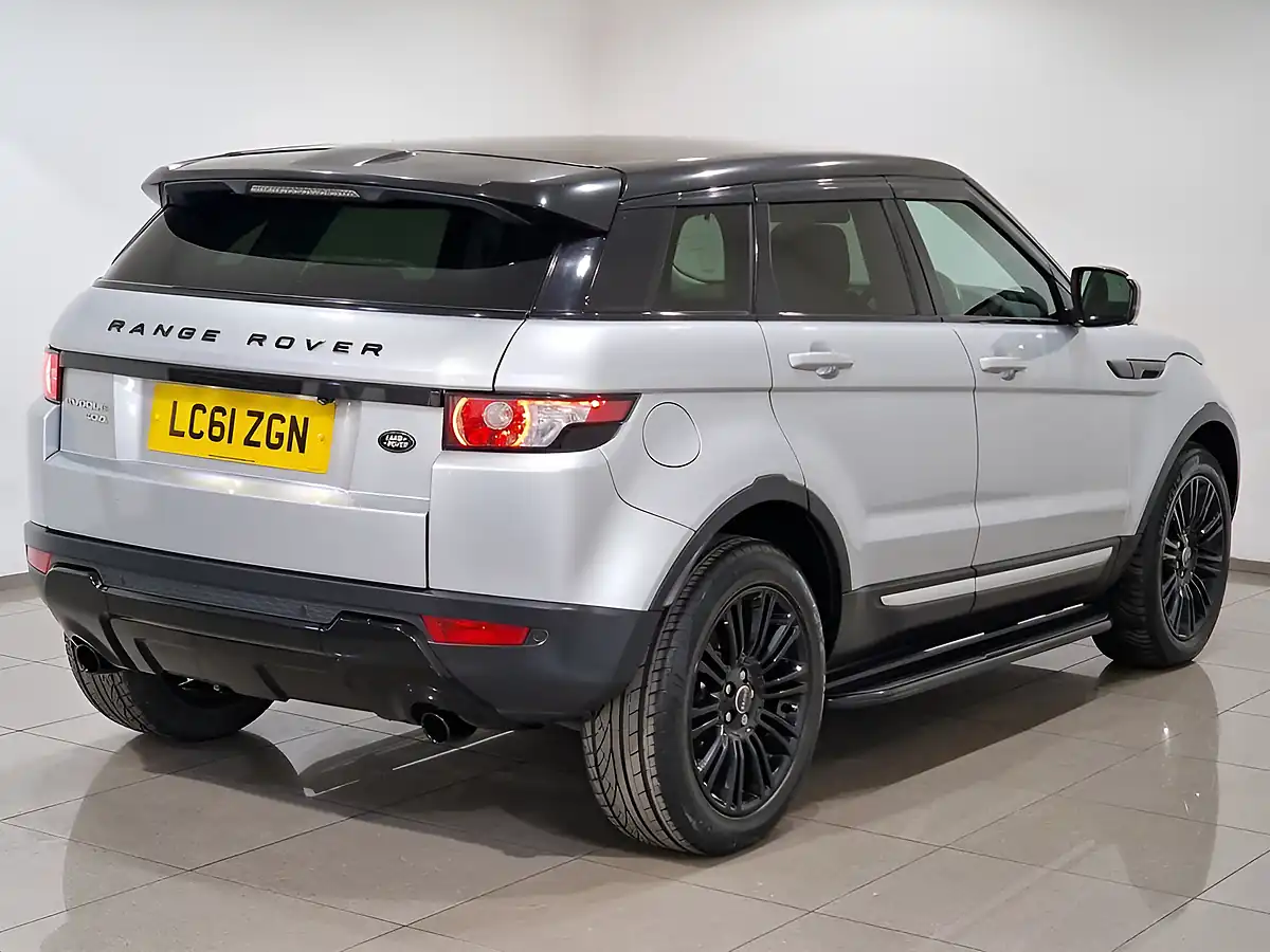 Used 2011 Land Rover Range Rover Evoque Prestige Silver - Interior and Exterior details 6