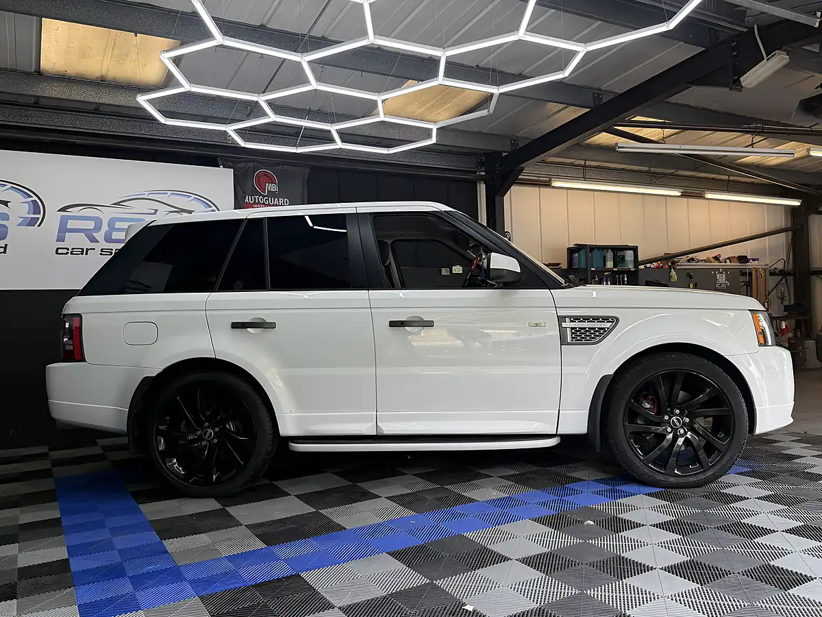 Used 2011 Land Rover Range Rover Sport Autobiography Sport White - Interior and Exterior details 5