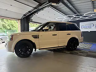 Used 2011 Land Rover Range Rover Sport Autobiography Sport White - Interior and Exterior details 8