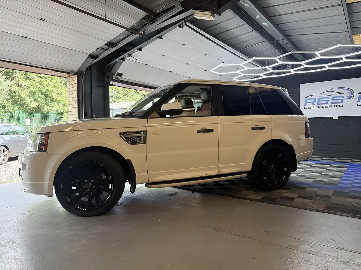 Used 2011 Land Rover Range Rover Sport Autobiography Sport White - Interior and Exterior details 8