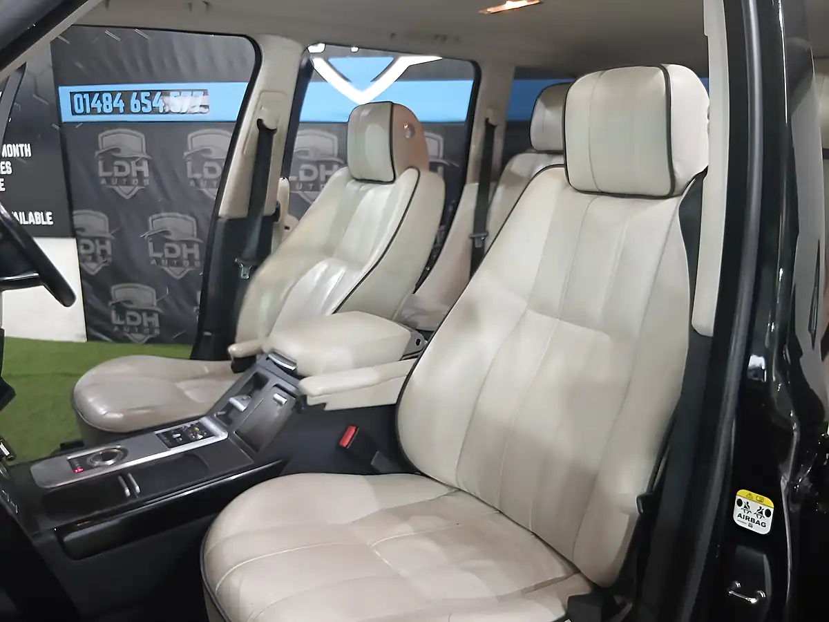 Used 2011 Land Rover Range Rover Vogue Black - Interior and Exterior details 11