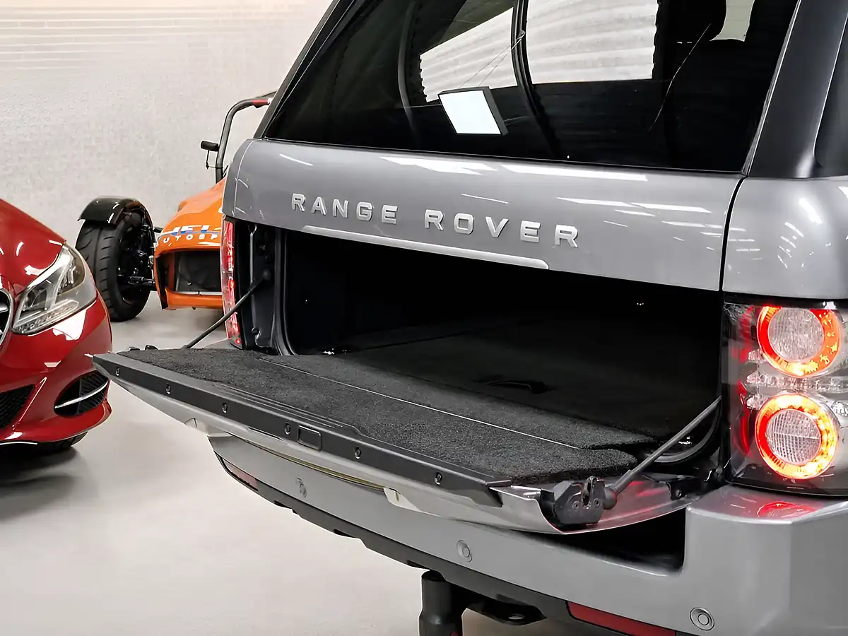Used 2011 Land Rover Range Rover Vogue Se Orkney Grey - Interior and Exterior details 20