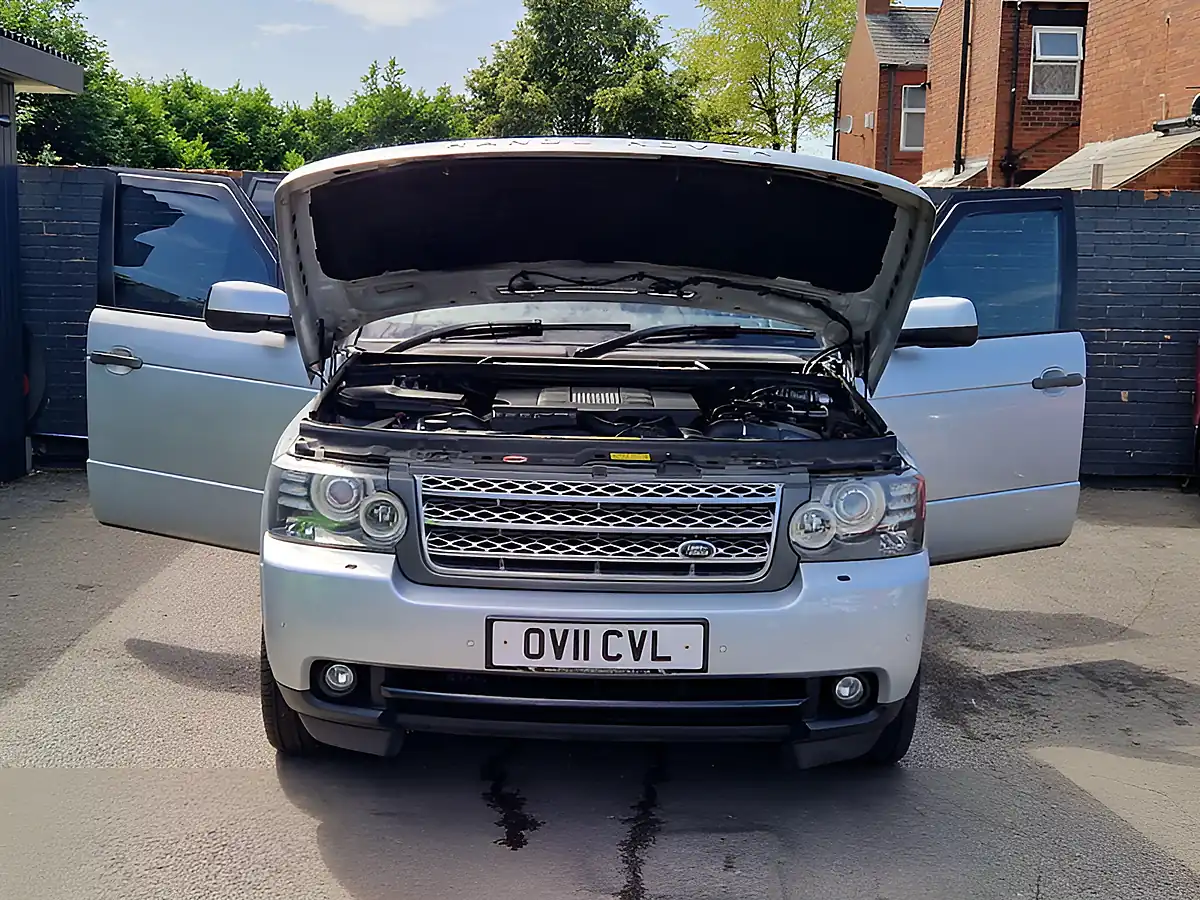 Used 2011 Land Rover Range Rover Vogue Silver - Interior and Exterior details 10